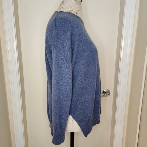 Biline Blue Cashmere Sweater - Picture 3 of 10